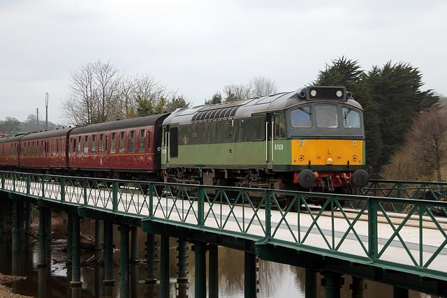 Class 25 D7628 (25278)SYBILLA with 12.00 Pickering - Whitby service crossing the Murk Esk at Ruswarp 14th April 2018