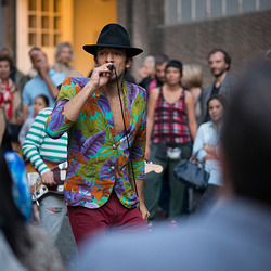 Chanteur de rue Chanteur de rue