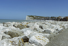 Mers les Bains et sa falaise. Mers les Bains et sa falaise.