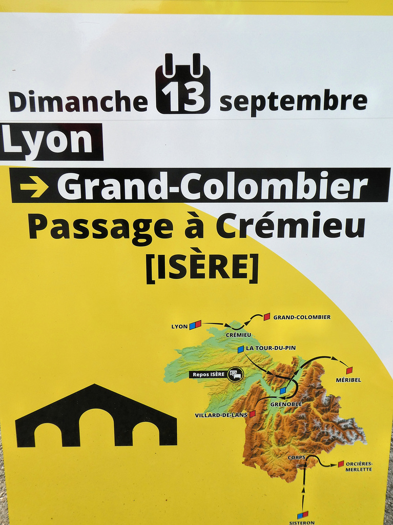 Crémieu (38) Passage du tour de France le 13 septembre 2020 vers 13 heures.