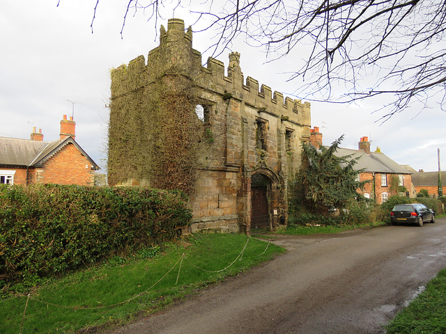 mackworth castle, derbs, late c15 gatehouse
