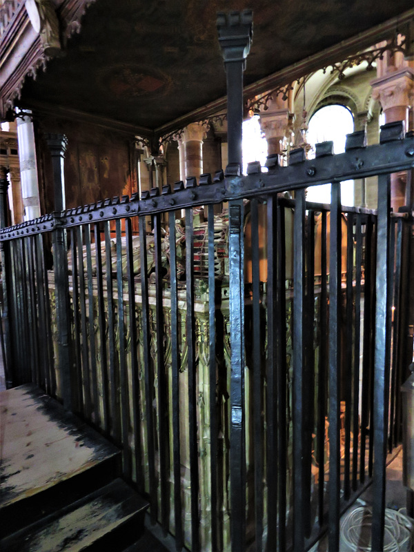 canterbury cathedral (83) ironwork around c15 tomb of king henry iv +1413 and queen joan of navarre +1437