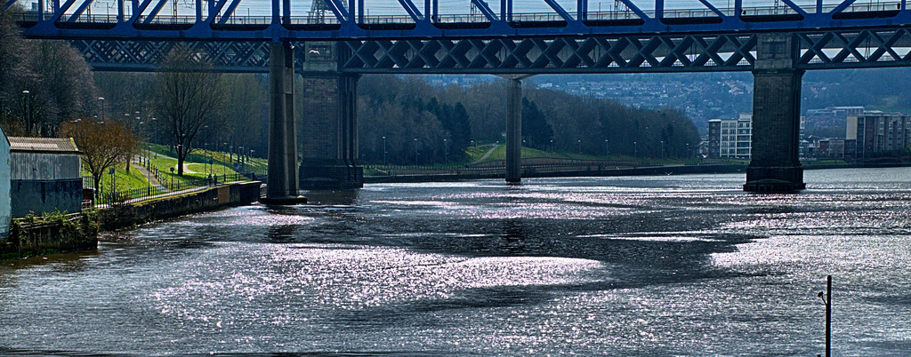 Shimmering Light On The Tyne 5
