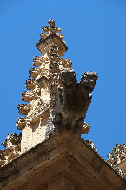 Double-headed gargoyle