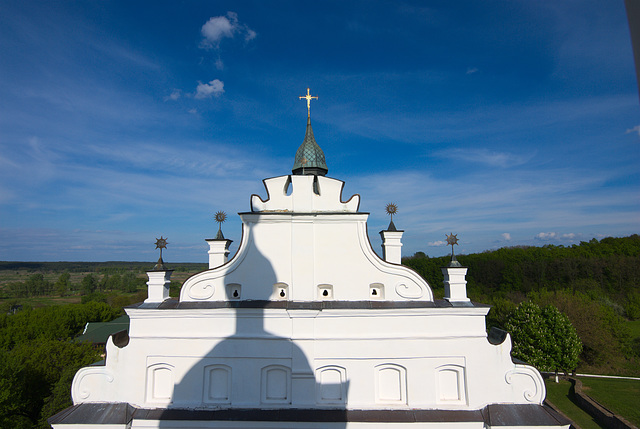 Der Giebel der St.-Elija-Kirche in Subotiw