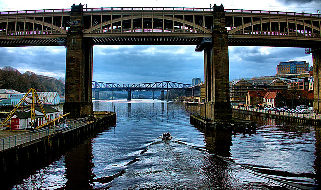 Shimmering Light On The Tyne 3