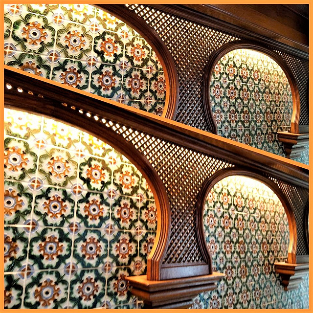 Califa Restaurant (detail)