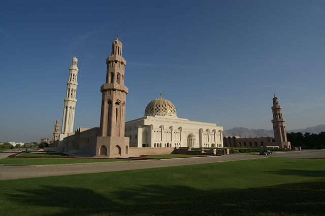 Sultan Qaboos Grand Mosque