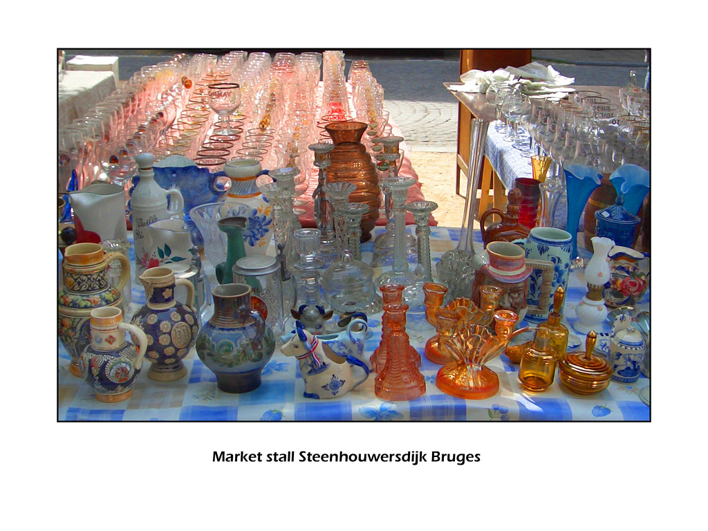 Market stall china & glass in Bruges