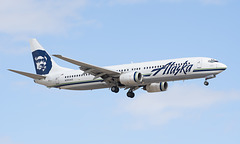Alaska Airlines Boeing 737 N303AS