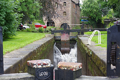 Boat in lock - water filling started