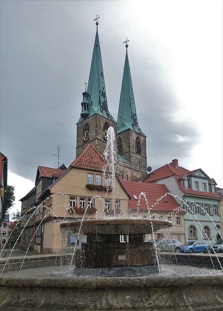 Nikolaikirche und Mathildenbrunnen + PiPs