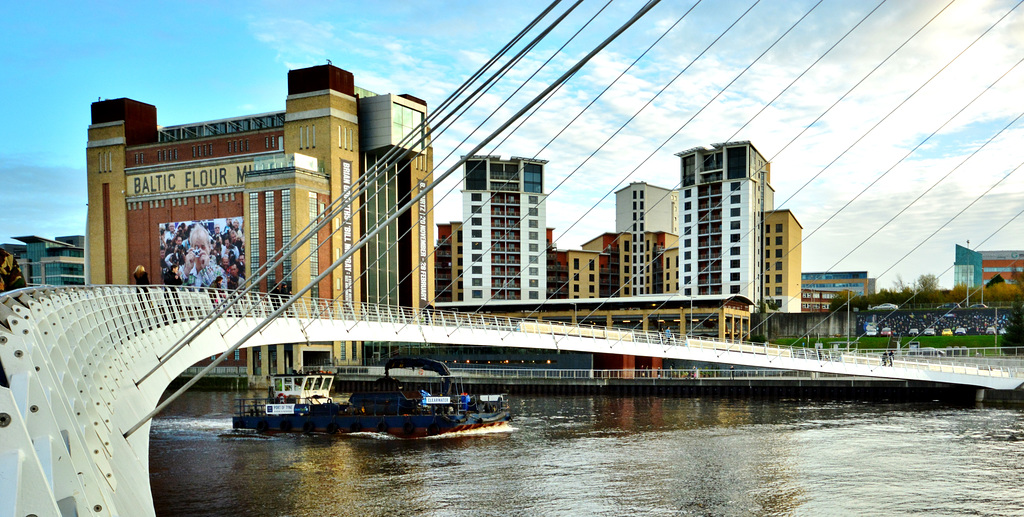 Millenium Bridge and Baltic Art Gallery