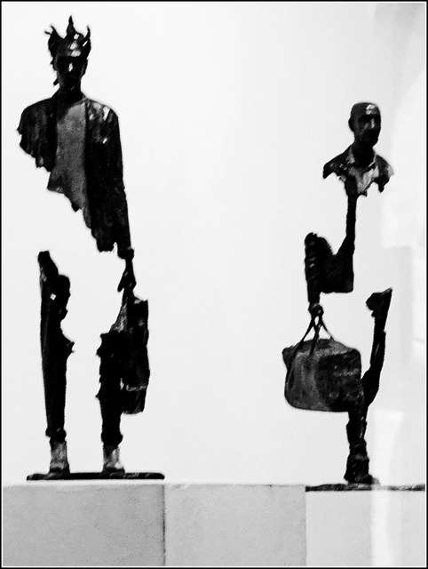 Sculptures dans une galerie d'art