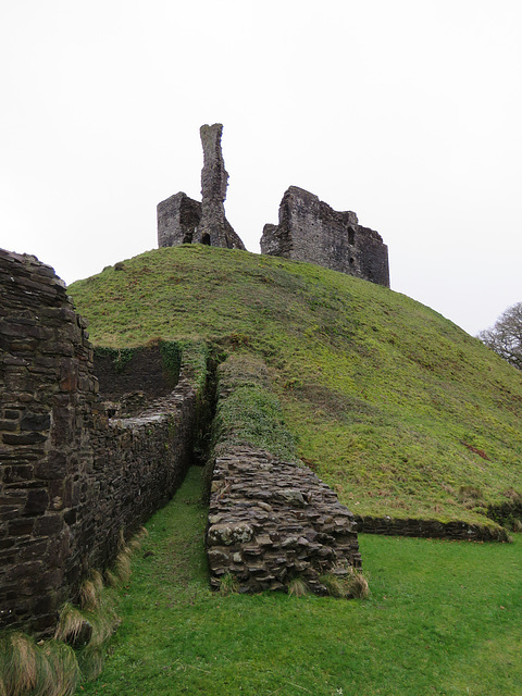 okehampton castle, devon, c11/c14 keep on c11 motte(1)