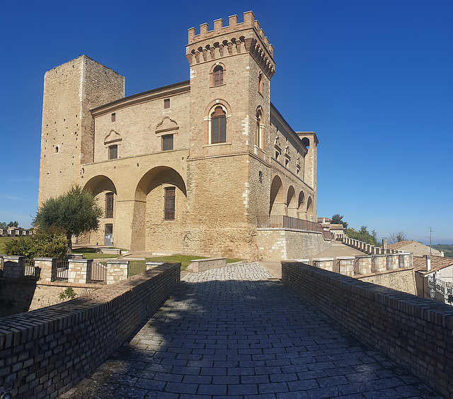 12th Century Castle, Creccio