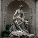 Face au Jardin des Plantes , la Fontaine Cuvier .