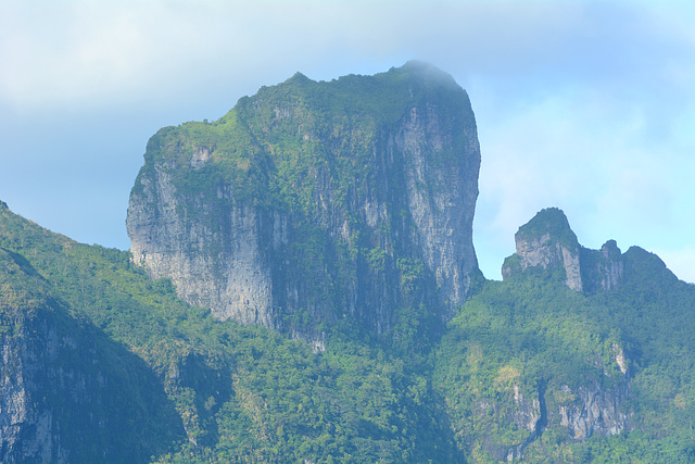 Polynésie Française, Mt.Otemanu (727 m) on Bora Bora (view from South-West)