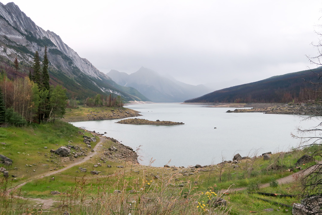 Medicine Lake, Jasper NP