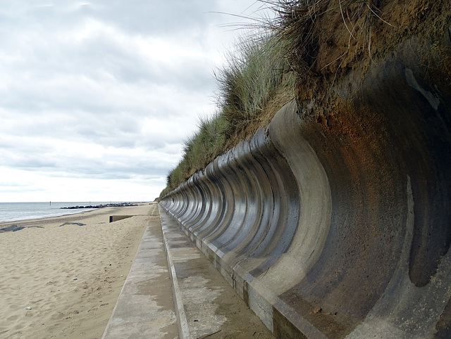 Sea defence wall at Horsey