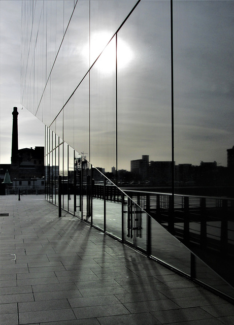 Liverpool: Reflective Angles.