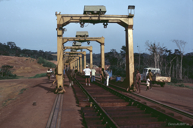 Arrivée du "Dinausore" à Lastourville (Gabon)