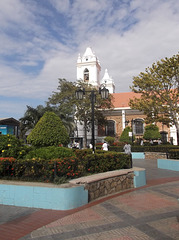 Iglesia y farola / Église et lampadaire