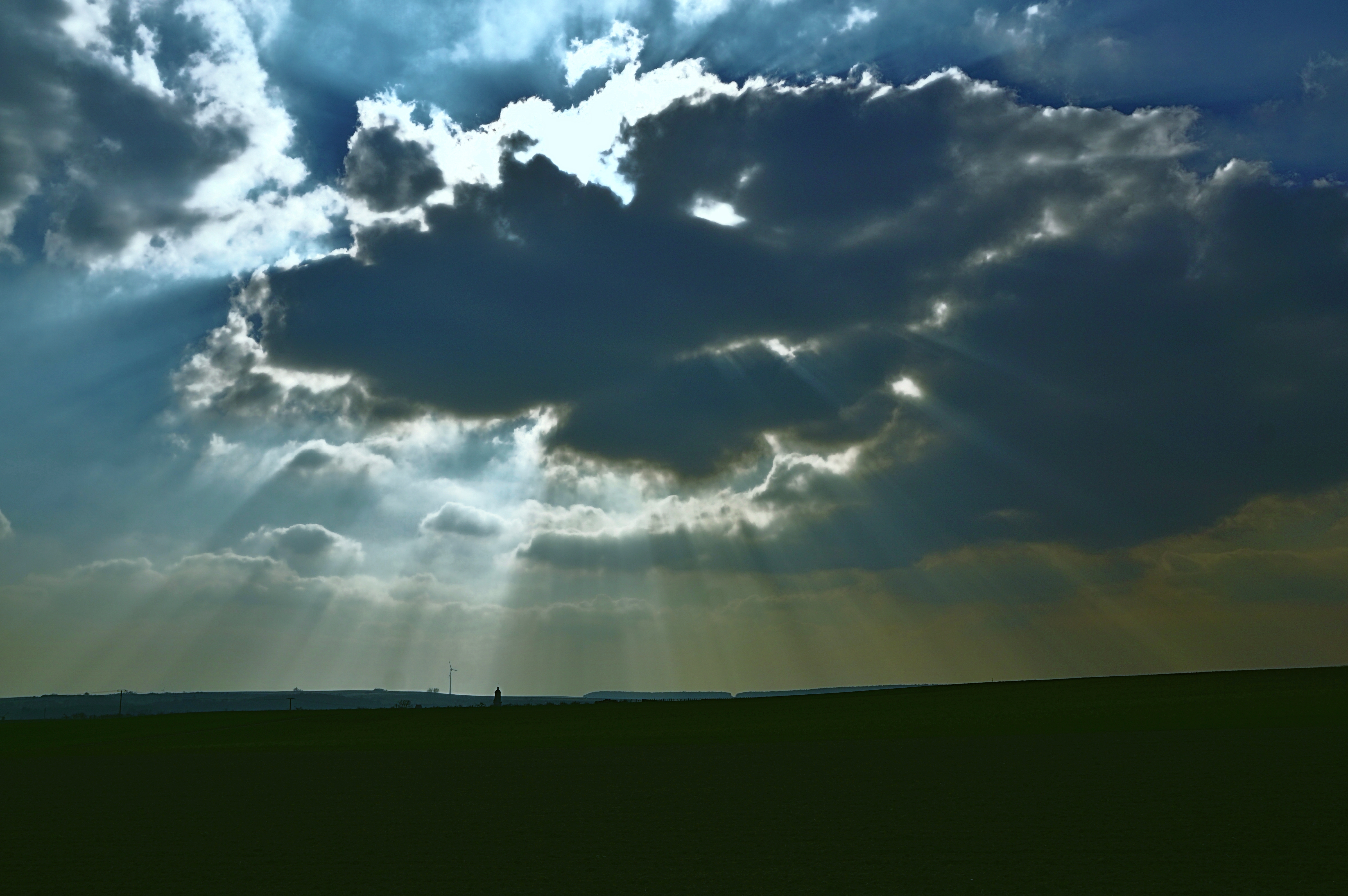 Es geht eine dunkle Wolk herein ... A dark cloud is aproaching