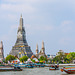 Blick vom Wat Pho Pier über den Chao Phraya zum Wat Arun (© Buelipix)