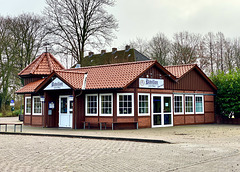 Pavillon an der Burg