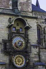 die astronomische Uhr auf der Südseite des Alten Rathauses in  Prag ... P.i.P.  (© Buelipix)