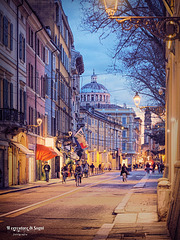andrea franchi photography cercatore di sogni parma italy bluhour street smooth evening