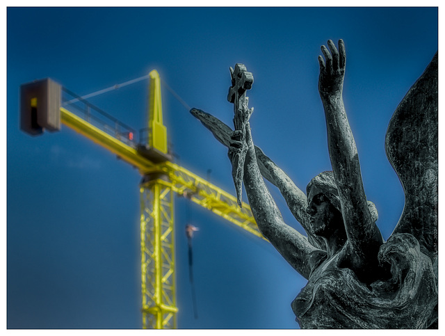 "Cross against Cross" • Porto, Portugal – April 2019