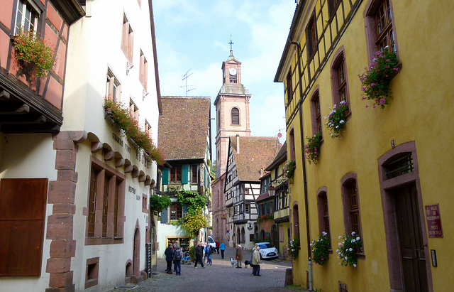 Kirche und Rue des Trois Églises