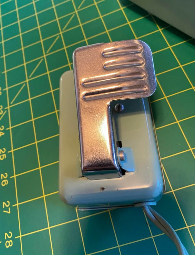 1954 Singer 185J-Foot Pedal