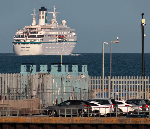 EOS R7 Peter Harriman 18 55 17 6047 deutschland