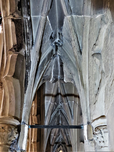 sandiacre church, derbs ; c14 sedilia vaulting