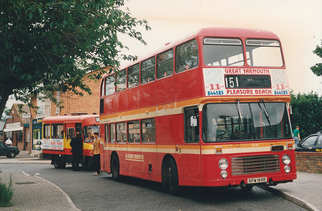 Eastern Counties VR189 (RPW 189R) and TH909 (C908 BEX) at Mildenhall – 13 Jul 1991 (144-23) Eastern Counties VR189 (RPW 189R) and TH909 (C908 BEX) at Mildenhall – 13 Jul 1991 (144-23)
