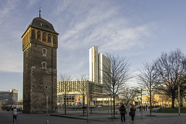 Chemnitz, Roter Turm, Stadthalle und Hotel Mercure