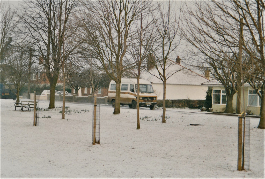 HBM: Barry Plumpton Minibuses GPV 264V in Barton Mills – 21 Feb 1994 (215-0)