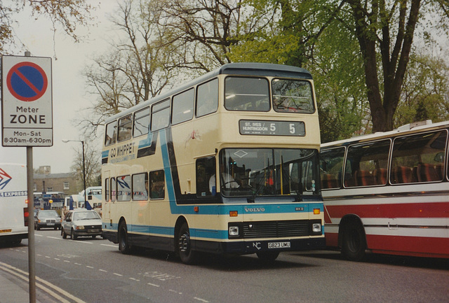 Whippet Coaches G823 UMU in Cambridge - 6 Apr 1990 (116-7)