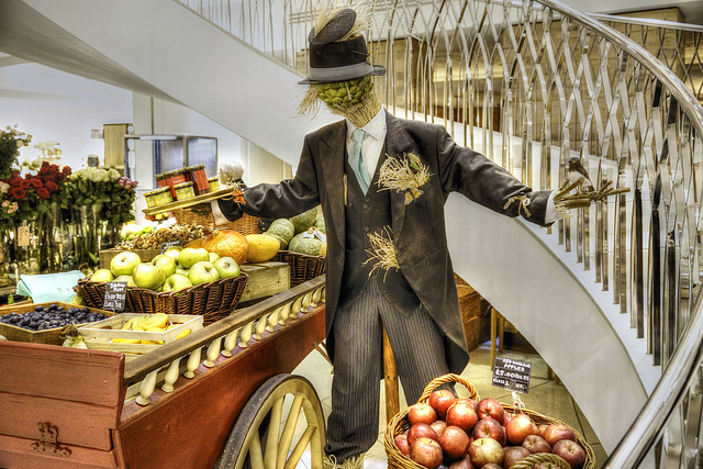 A Piccadilly Scarecrow – Fortum and Mason, Piccadilly, West End, London, England
