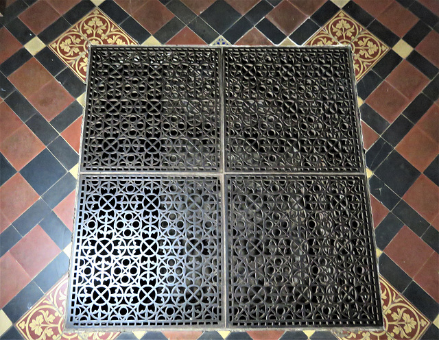 savernake church wilts c19 cast iron heating grill