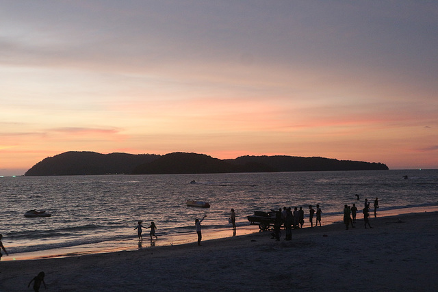 Pulau Langkawi-Malàisia. Celebrant el Capvespre.