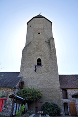 HBM mit einem Turm der den Bänken die Sonne klaut ;)