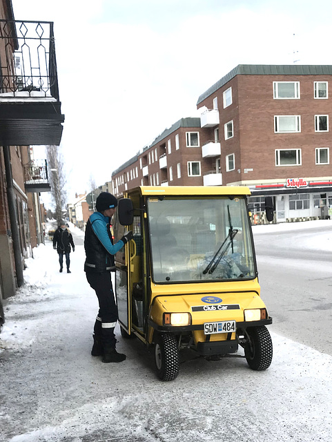 post delivery in Östersund