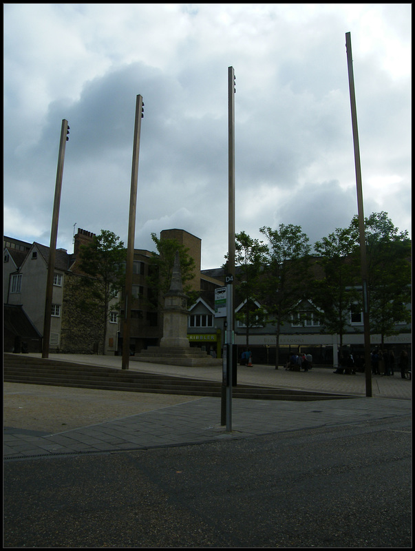 dismal Bonn Square