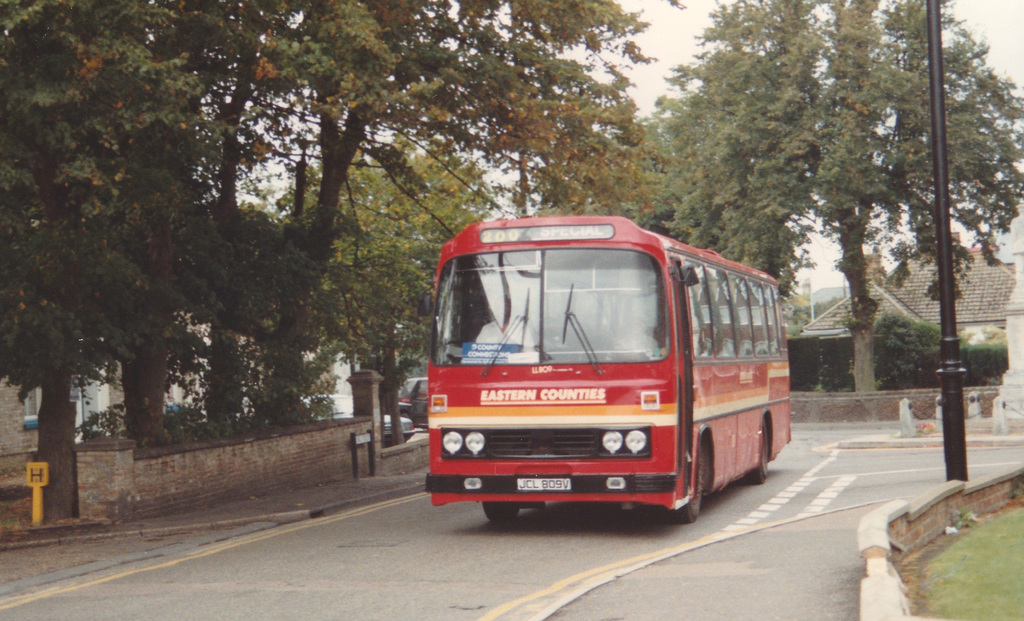 Eastern Counties LL809 (JCL 809V) in Mildenhall – 8 Sep 1993 (203-19)