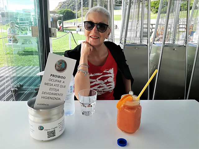 Today, at Areia Branca Beach, we settled in a table properly clean