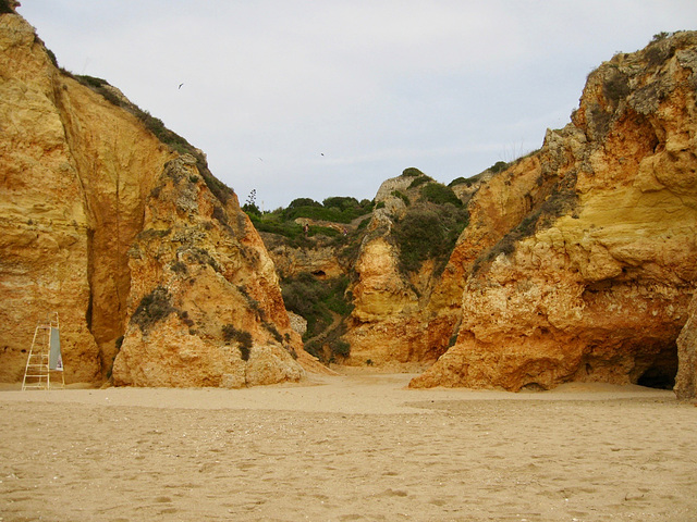 Limestone cliffs at Alvor (2009)